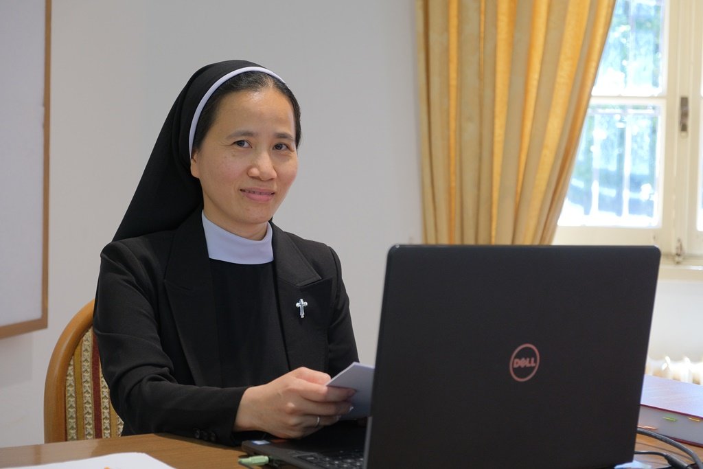 Một nữ tu bảo vệ thành công luận án tiến sĩ về Thánh nhạc tại Rome